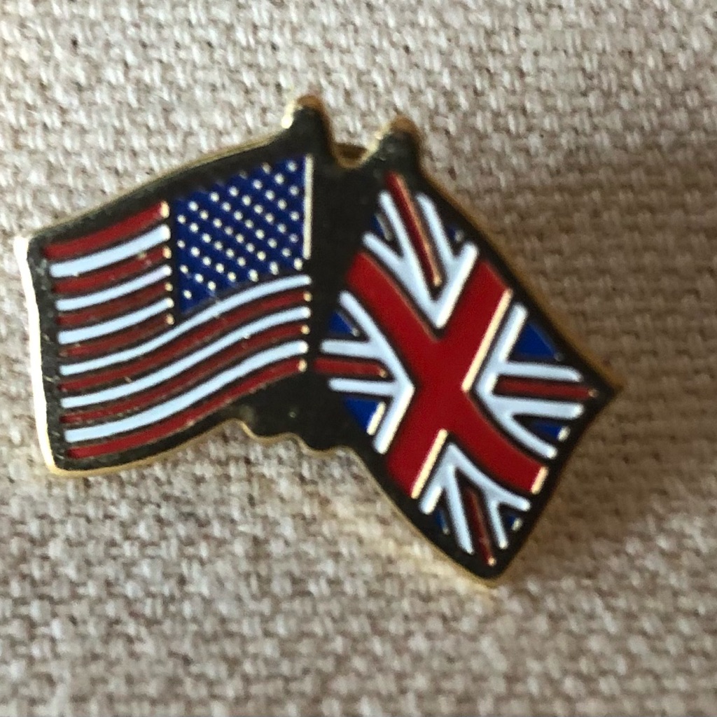 United States Flag & United Kingdom Union Jack Flag Gold Tone Metal Tack Pin